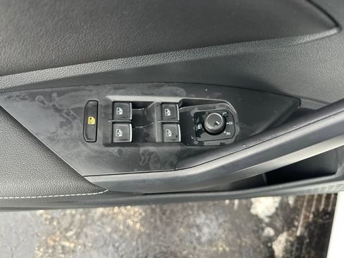 Used 2024 Volkswagen Jetta SE w/ Panoramic Sunroof Package image 28