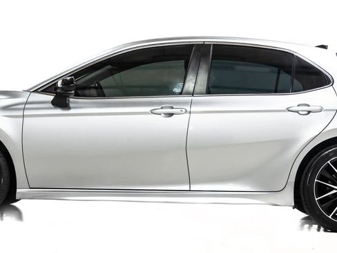 Used 2022 Toyota Camry SE image 7