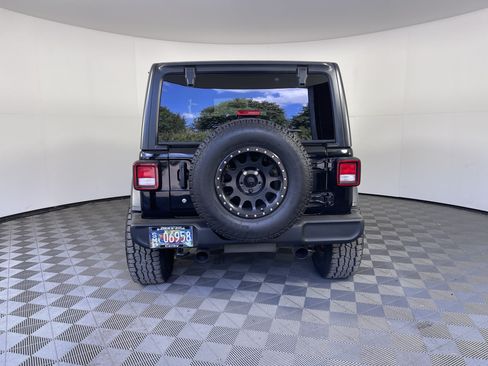 Used 2019 Jeep Wrangler Sport AWD/4WD image 4