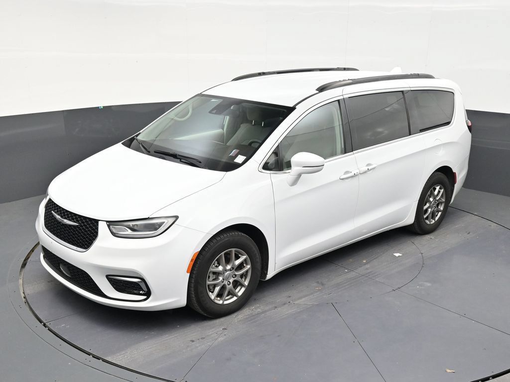 Used 2021 Chrysler Pacifica Touring FWD image 11