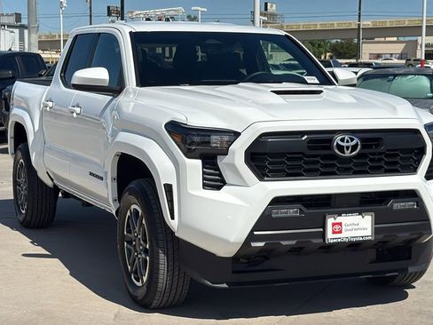Certified 2025 Toyota Tacoma TRD Sport AWD/4WD image 7