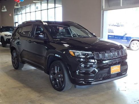 Used 2024 Jeep Compass Limited w/ High Altitude Package AWD/4WD image 4
