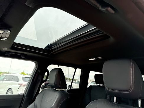 Used 2024 Lexus GX 550 w/ Cold Area Package AWD/4WD image 16
