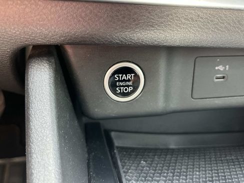Used 2022 Nissan Rogue SV FWD image 38