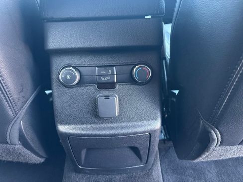 Used 2017 Ford Explorer XLT w/ Equipment Group 202A FWD image 25