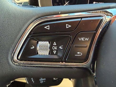 Certified 2022 Bentley Bentayga image 49