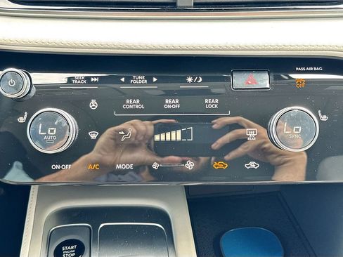 Used 2027 INFINITI QX60 Pure w/ Cargo Package FWD image 17