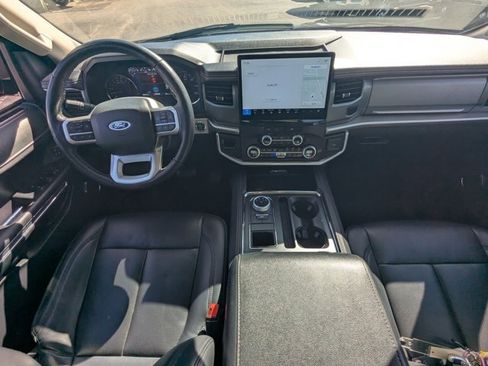 Certified 2024 Ford Expedition XLT image 17