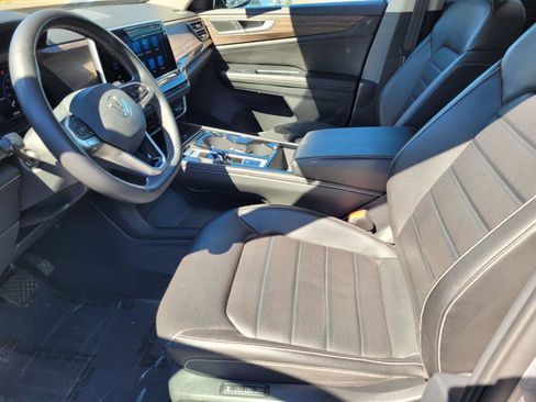 Used 2024 Volkswagen Atlas SEL image 21