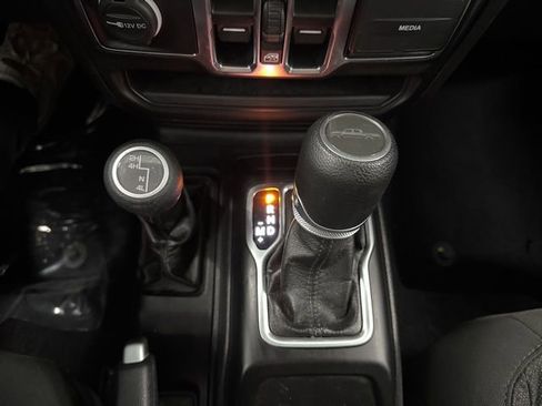 Used 2021 Jeep Gladiator Willys image 44