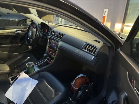 Used 2019 Volkswagen Passat 2.0T Wolfsburg image 9