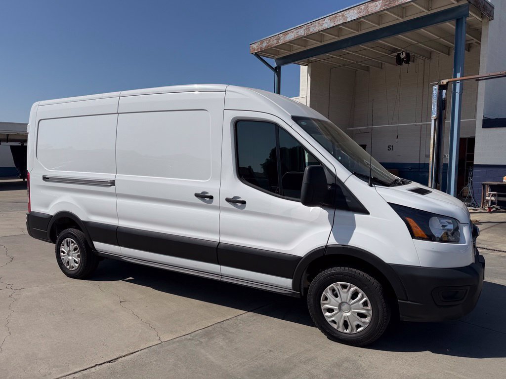 Used 2023 Ford E-Transit Medium Roof RWD image 4