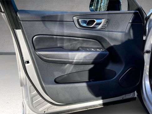Certified 2023 Volvo XC60 B5 Plus w/ Climate Package image 19