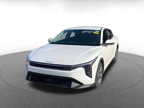 Used 2026 Kia K4 FWD image 3