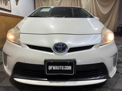 Used 2012 Toyota Prius Two FWD image 3