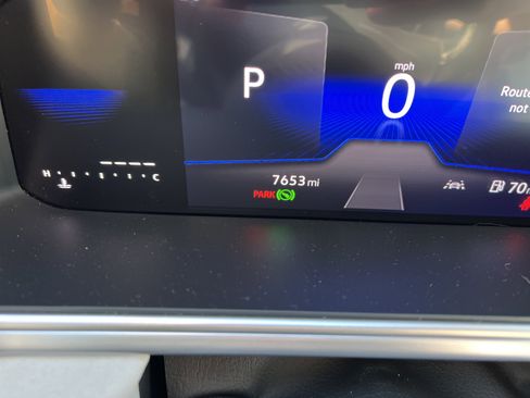 Certified 2025 Volkswagen Taos SE w/ Panoramic Sunroof Package FWD image 22