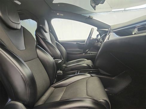 Used 2017 Tesla Model X 100D image 24