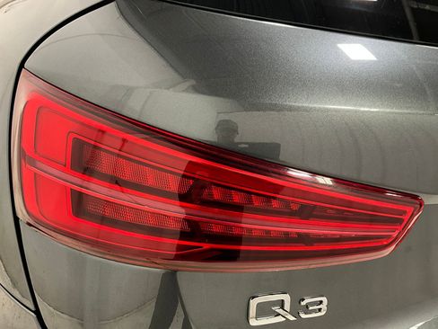 Used 2018 Audi Q3 2.0T Premium w/ Convenience Package AWD/4WD image 27