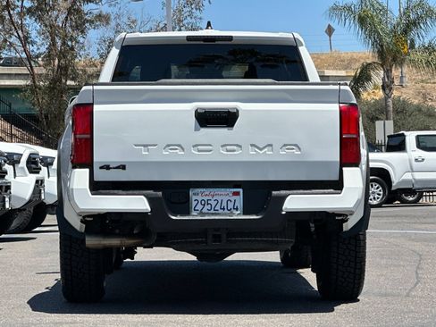 Used 2024 Toyota Tacoma TRD Off-Road AWD/4WD image 4