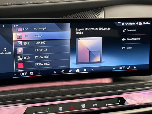 Used 2023 BMW 740i w/ Parking Assistance Package RWD image 19