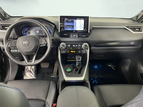 Used 2019 Toyota RAV4 XSE AWD/4WD image 17