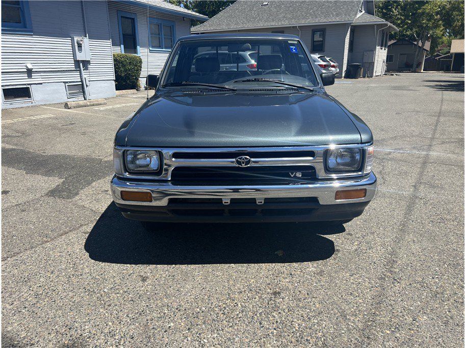 Used 1992 Toyota Pickup Deluxe RWD image 2