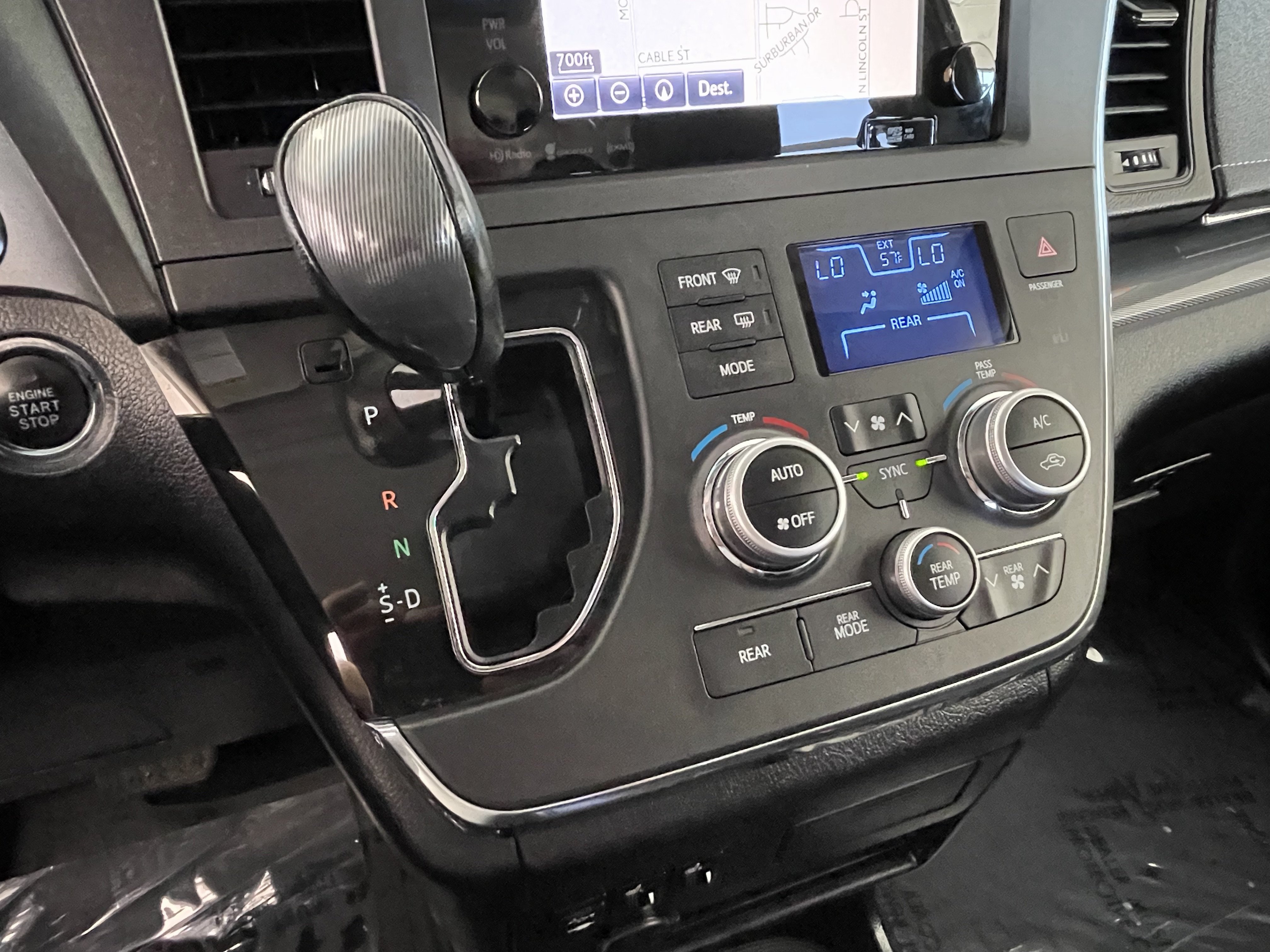 Used 2017 Toyota Sienna SE Premium FWD image 36