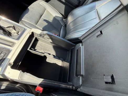 Used 2019 Ford F150 Lariat w/ Equipment Group 502A Luxury AWD/4WD image 23