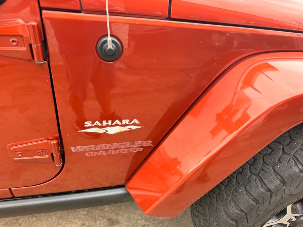 Used 2014 Jeep Wrangler Unlimited Sahara w/ Connectivity Group AWD/4WD image 12