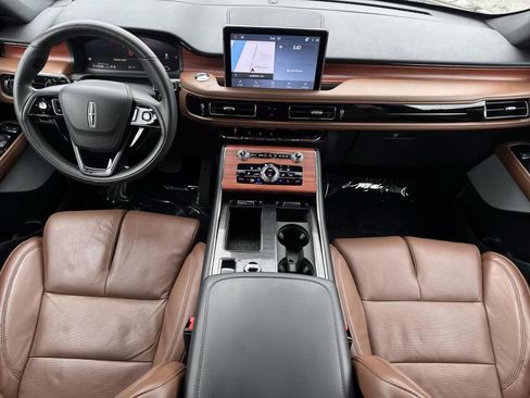 Used 2023 Lincoln Aviator Reserve w/ Equipment Group 201A image 9