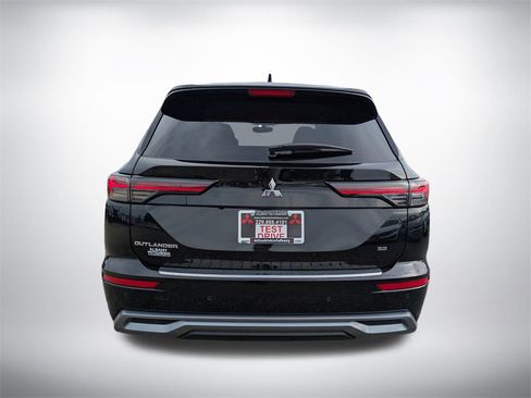 New 2026 Mitsubishi Outlander SE image 4