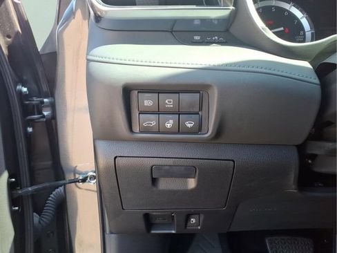 Used 2022 Toyota Highlander Limited AWD/4WD image 14