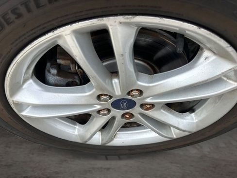 Used 2018 Ford Fusion SE w/ Fusion SE Technology Package FWD image 15