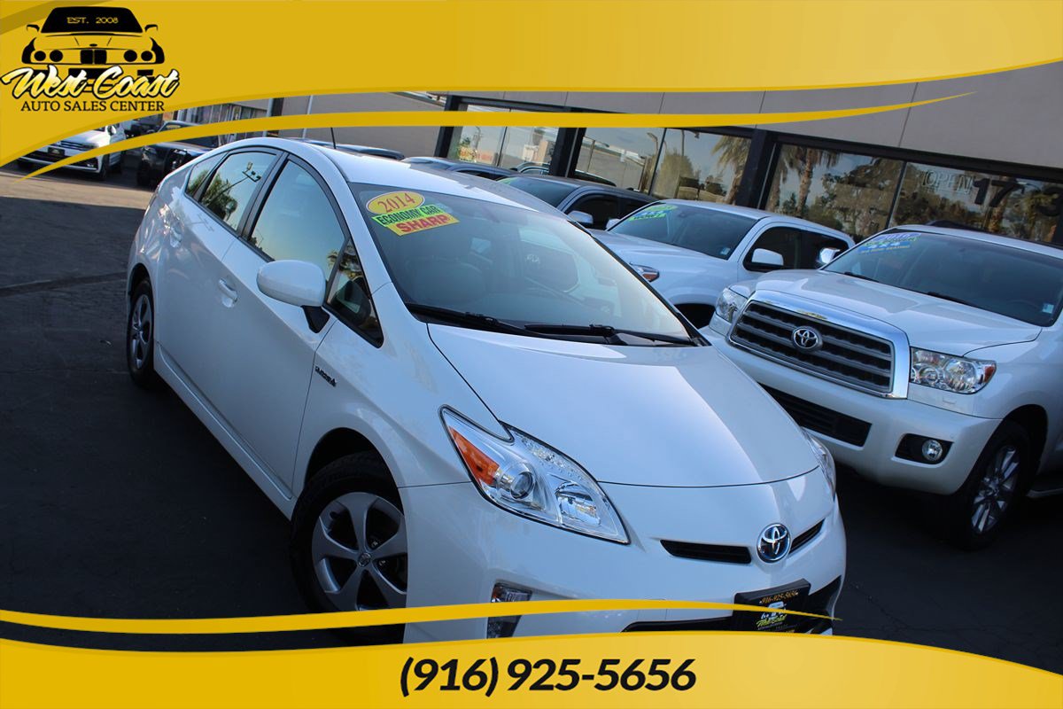 Used 2014 Toyota Prius Four FWD image 1
