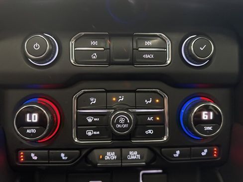 Used 2021 Chevrolet Tahoe Z71 image 19