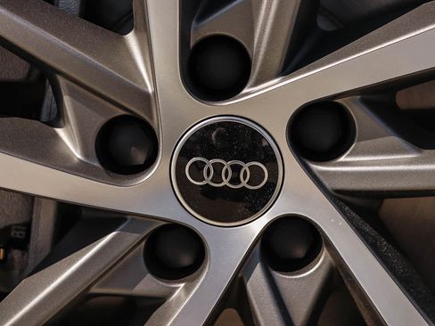 Used 2025 Audi Q3 2.0T Premium w/ Convenience Plus Package AWD/4WD image 15