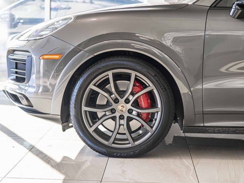 Used 2021 Porsche Cayenne GTS image 8