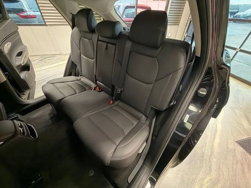 Used 2025 Genesis GV70 2.5T AWD/4WD image 6
