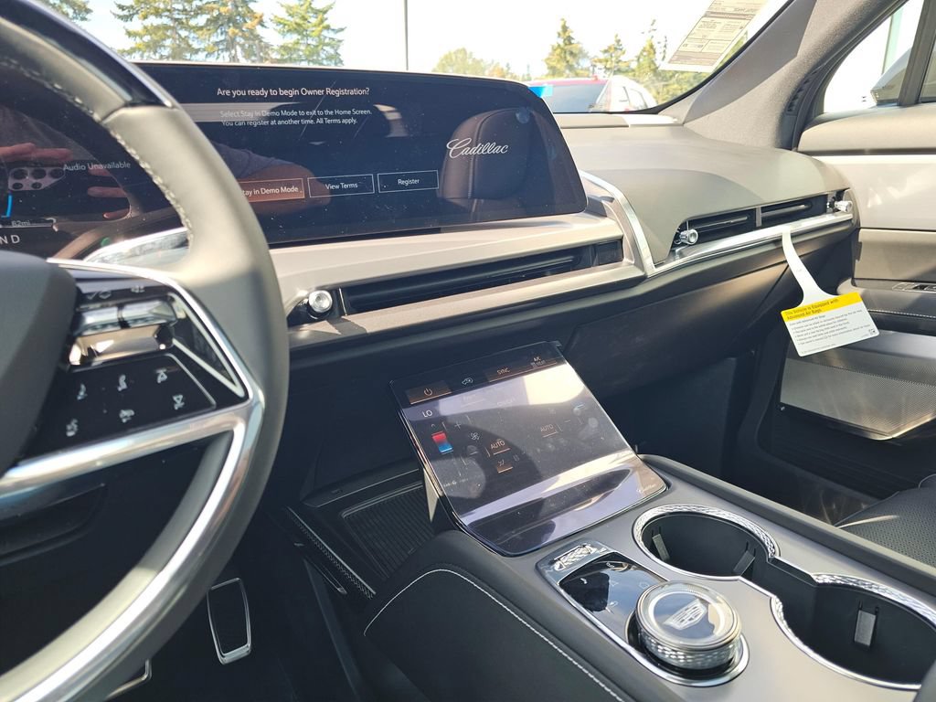 New 2027 Cadillac Vistiq Luxury AWD/4WD image 32