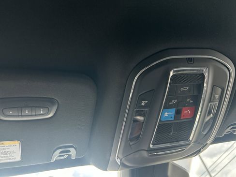 Used 2024 Jeep Wagoneer L Series II image 21