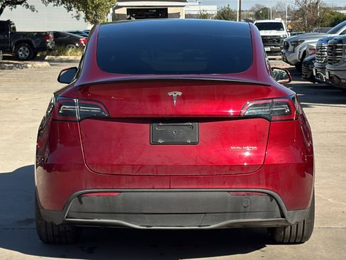 Used 2024 Tesla Model Y Performance image 6