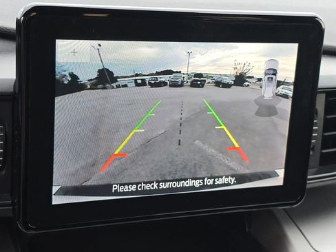 Used 2022 Ford Explorer XLT image 26