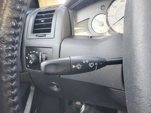 Used 2009 Chrysler 300 Touring image 14