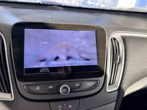 Used 2025 Chevrolet Malibu LS image 9