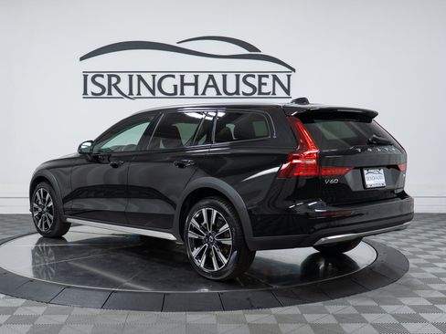 New 2026 Volvo V60 B5 Cross Country Ultra w/ Climate Package AWD/4WD image 7