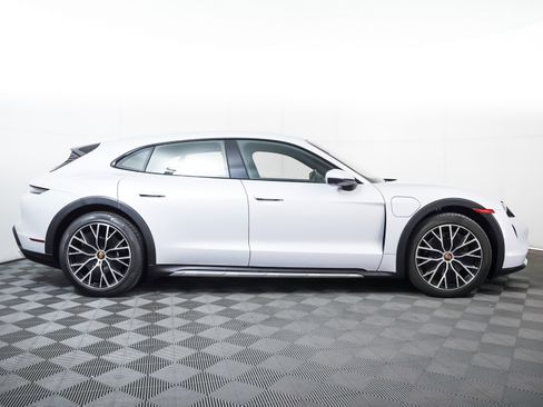 Used 2024 Porsche Taycan 4S image 9