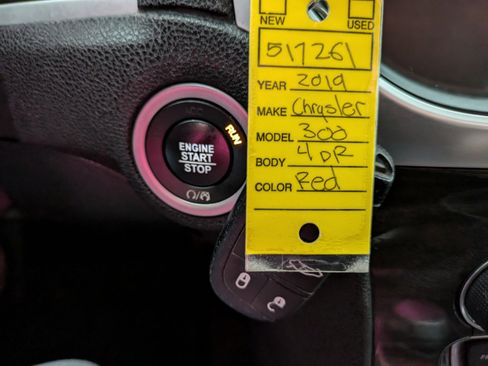 Used 2019 Chrysler 300 Touring L w/ Quick Order Package 22F image 11