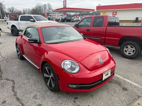 Used 2013 Volkswagen Beetle 2.0T image 10