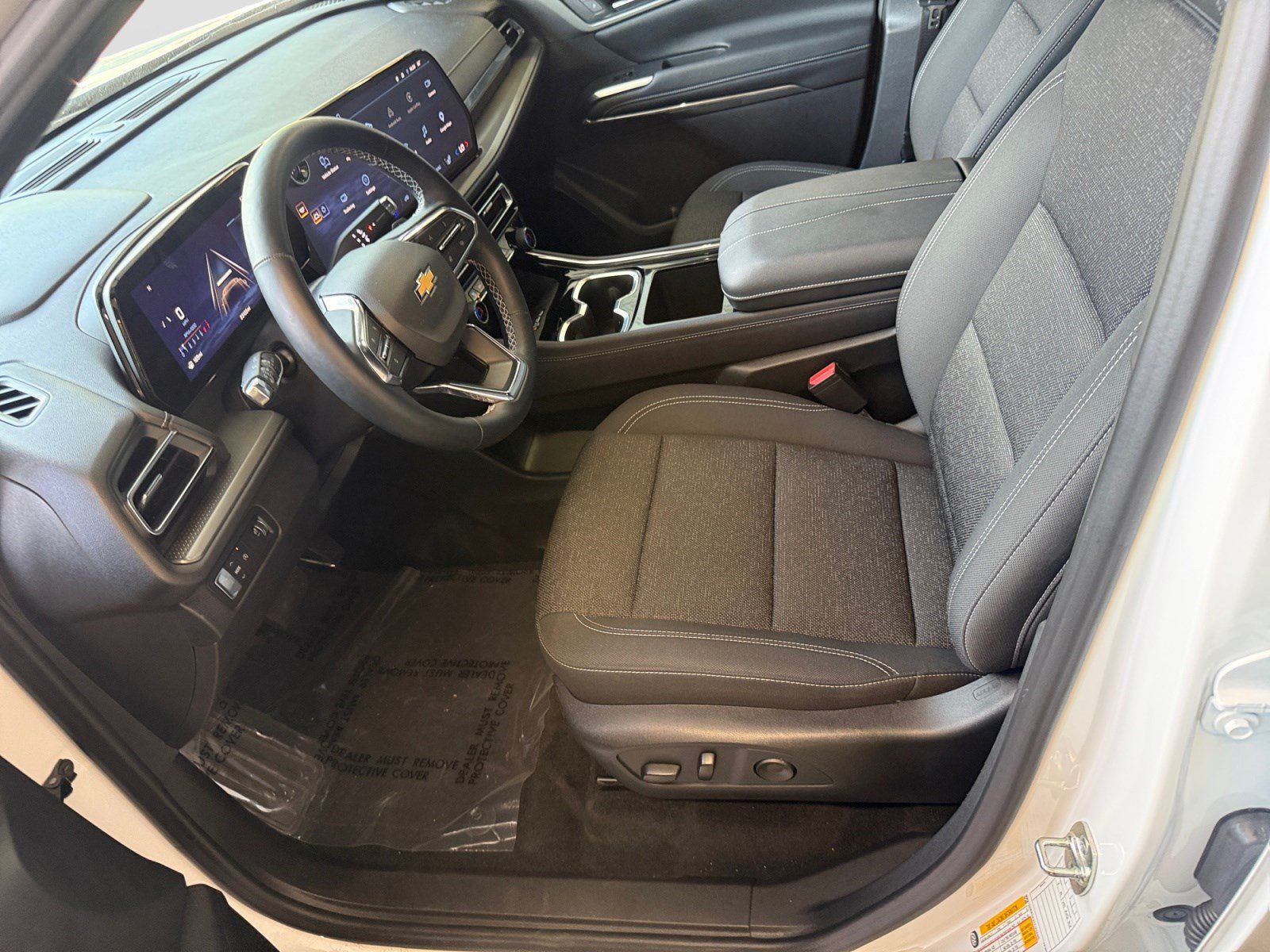 Used 2026 Chevrolet Traverse LT FWD image 11
