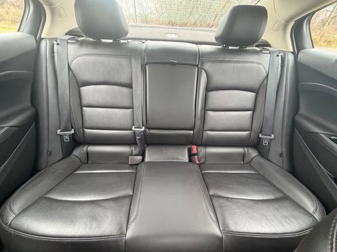 Used 2018 Chevrolet Cruze Premier image 26